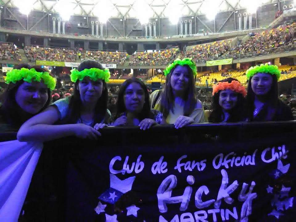 EveChile's tweet photo. #SiempreContigo @ricky_martin desde Chile 🇨🇱 te enviamos nuestro amor
#SiempreContigoRickyMartin
#AlwaysWithYouRickyMartin
#GuerrerosDeLuz #SexySouls
🇨🇱🇨🇱🇨🇱🇨🇱 @rickymartinchile https://t.co/PaJZMLJJMO