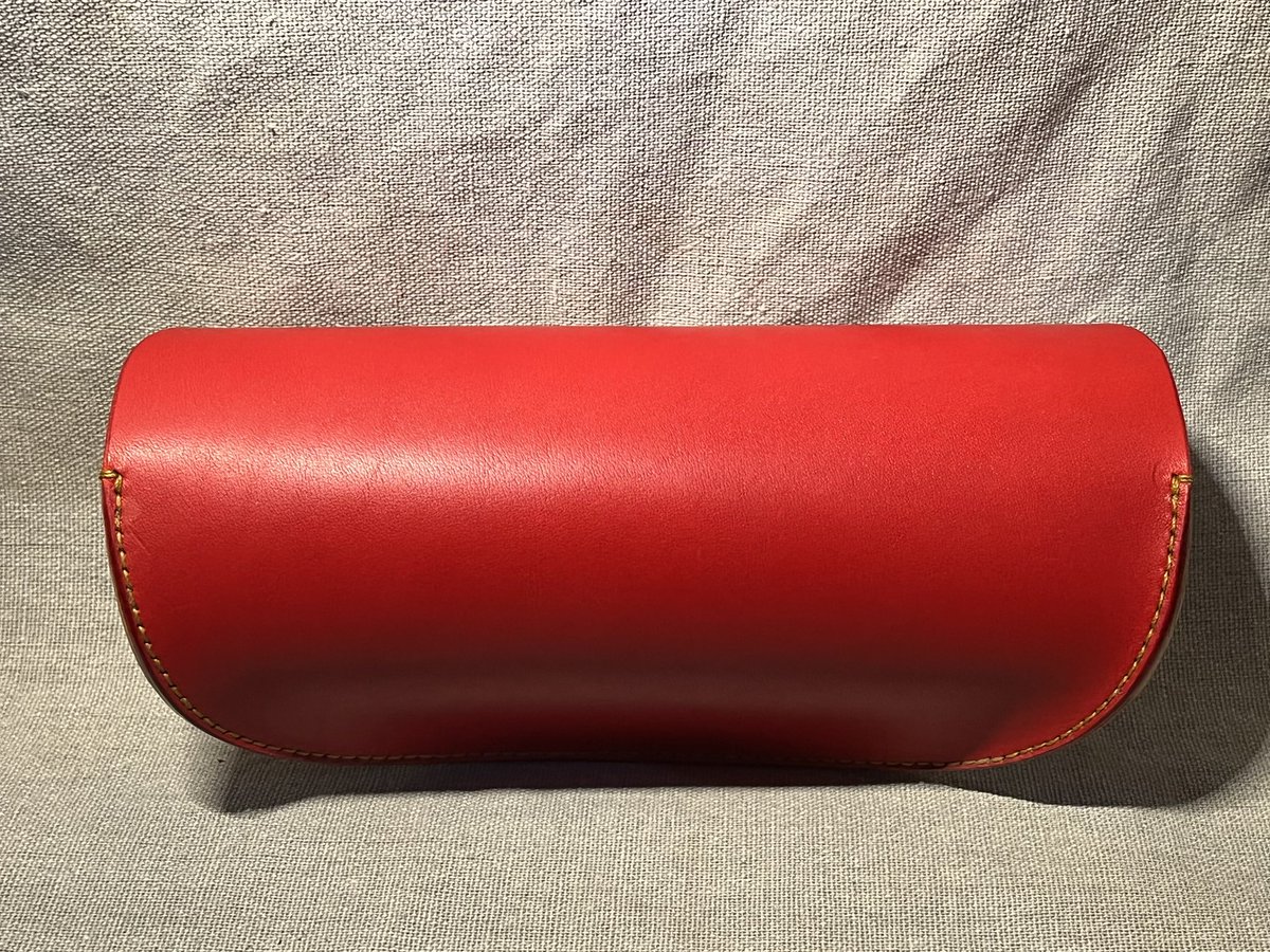 gaku_jp_'s tweet photo. #レザークラフト
#メガネケース
#コインケース
#スクエアコインケース
#BULGARO
#kawamuraleather
#meisi
#meisisuperfine
#GlobalHigh_endTools https://t.co/qa1rYr3NmG