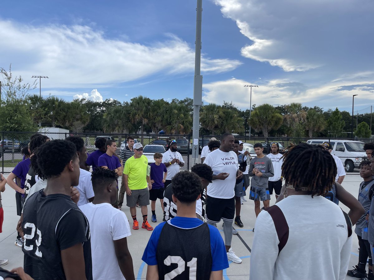 HuddleTouch_CEO's tweet photo. MOV &amp; WOV 2022 40 decisions for Christ today. Huddle Touch is breaking the Huddle touching the community changing the city one soul at a time! https://t.co/nlgwDg3KI0