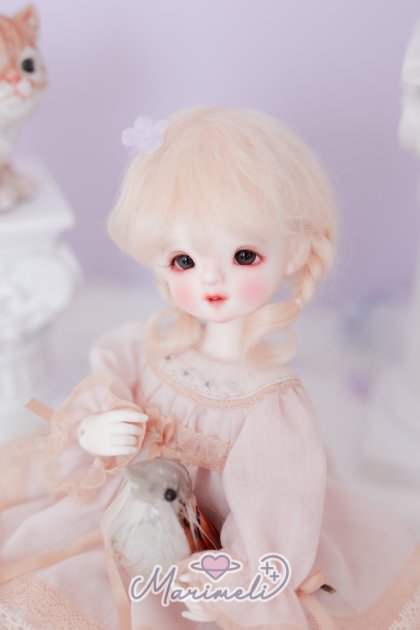 ProjDoll_Dealer's tweet photo. ⭐️20회 서울 #프로젝트돌 ⭐️
(AT_Center) 22년 7월 9일 / 12시-17시

[#BJD] #마리멜리(#Marimeli)

사랑스러운 구체관절인형을 만드는 마리멜리입니다 :) 🤍

🍀https://t.co/RqNy7bKrwI
🐦@mariamellow_bjd

20회 참가자 🎀
https://t.co/zxoMCh6XLT

21회 부스등록🥰
https://t.co/Jk8XUAO8sa https://t.co/i5Iswph4RB