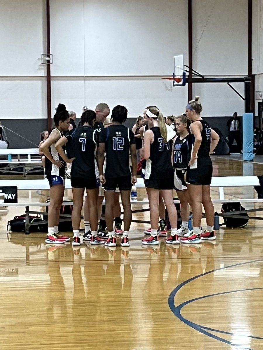 M_B_A_Bball's tweet photo. 2023 GUAA 4-0 heading into the last day at The Challenge💪🏽 @SelectEventsBB https://t.co/GWkwOTFwfs