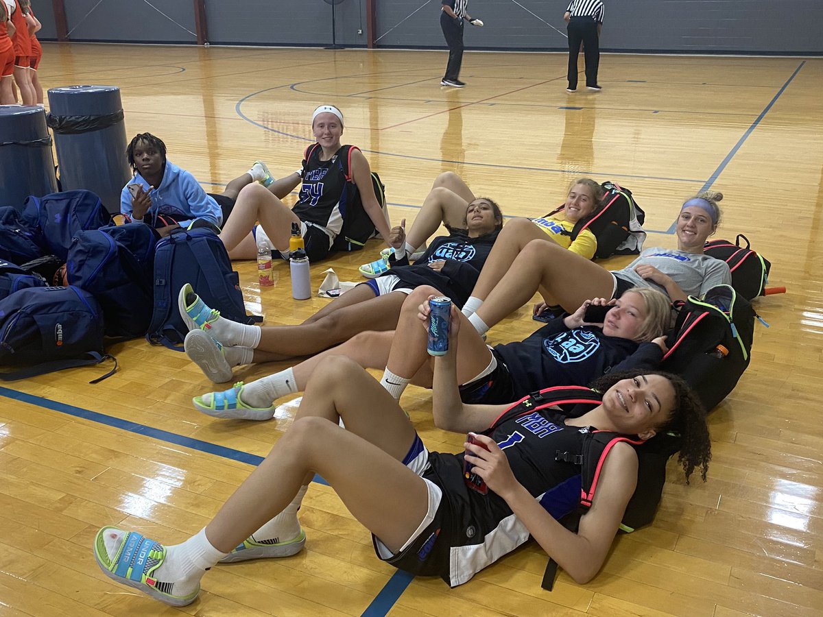 M_B_A_Bball's tweet photo. 2023 GUAA 4-0 heading into the last day at The Challenge💪🏽 @SelectEventsBB https://t.co/GWkwOTFwfs