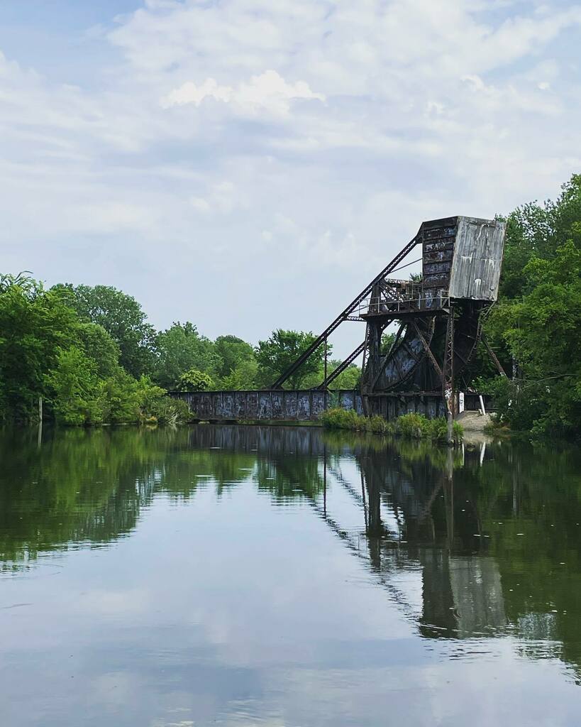 LincolnBarbour's tweet image. Train Bridge over Richmond Canal.

#trainspotting #trainbridge #rva #richmond #canal #river #jamesriverparksystem #lbphoto #idesofmay instagr.am/p/Cfu1TQRLlgg/