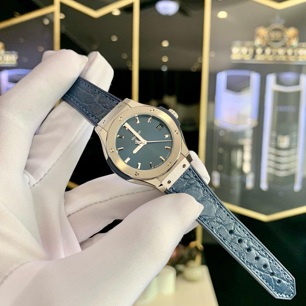 luxury_trung's tweet photo. Hublot Classic Fusion Blue.
Size 33mm
Hàng cứ hết lại về phục vụ chị em.
New 2022 - Giá chỉ 1xx triệu.
Bảo hành 5 năm.

Liên hệ : 0832299999 - Trung Nguyễn https://t.co/3fbVgKMEsl