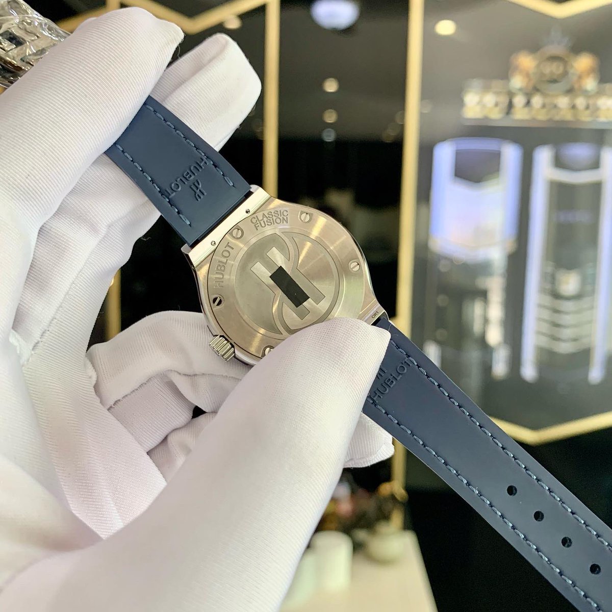 luxury_trung's tweet photo. Hublot Classic Fusion Blue.
Size 33mm
Hàng cứ hết lại về phục vụ chị em.
New 2022 - Giá chỉ 1xx triệu.
Bảo hành 5 năm.

Liên hệ : 0832299999 - Trung Nguyễn https://t.co/3fbVgKMEsl