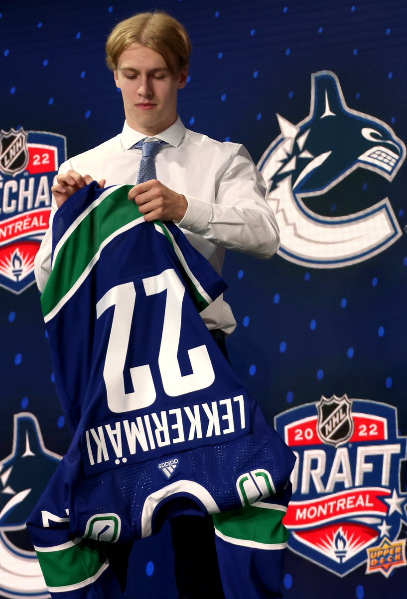 Canucks's tweet photo. First time in the 🔵⚪️🟢

@ToyotaPacific | #Canucks https://t.co/JVSUqkcxhK
