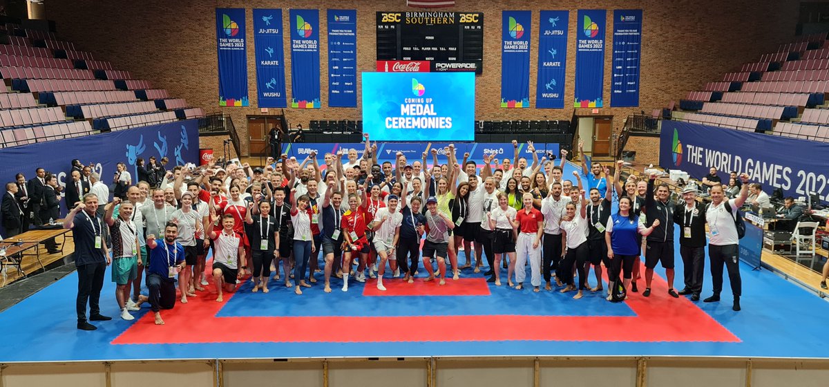 All the athletes participating in the Karate competition of The World Games gathered one last time before the start of the competition on Friday

#Karate 🥋 #TWG2022 #WeAreTheWorldGames