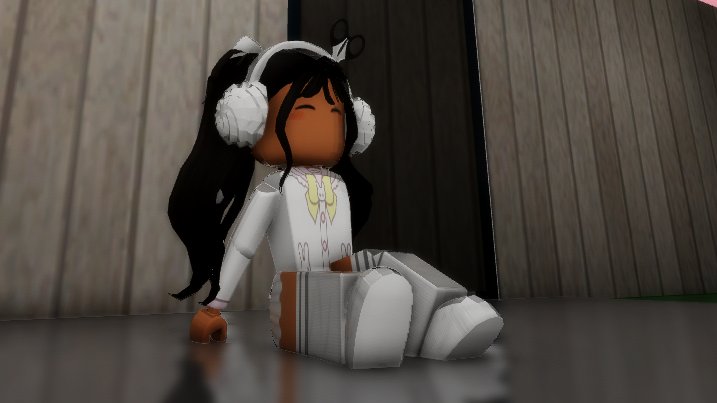 BitterSw3et_'s tweet image. Chilling, Hbu Robloxians <3
____
  #Roblox #Robloxians #RobloxBrookHaven