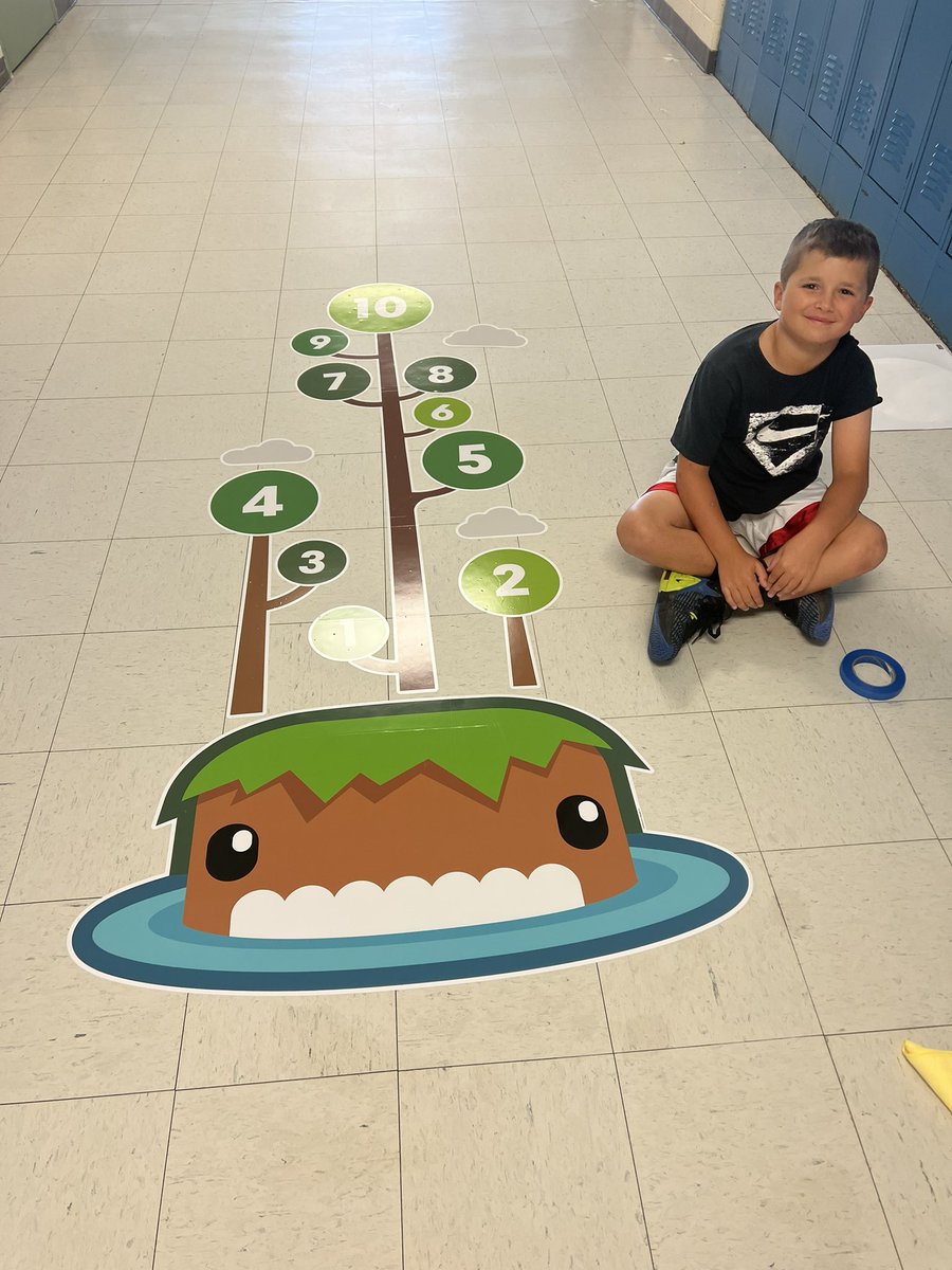 lindsambrosia's tweet image. We had some special helpers making the hallways of @CraddockSchool very fun and engaging! Thank you @AuroraSchoolsFo for the funds to make our school a calm and happy environment! Stay tuned for more!