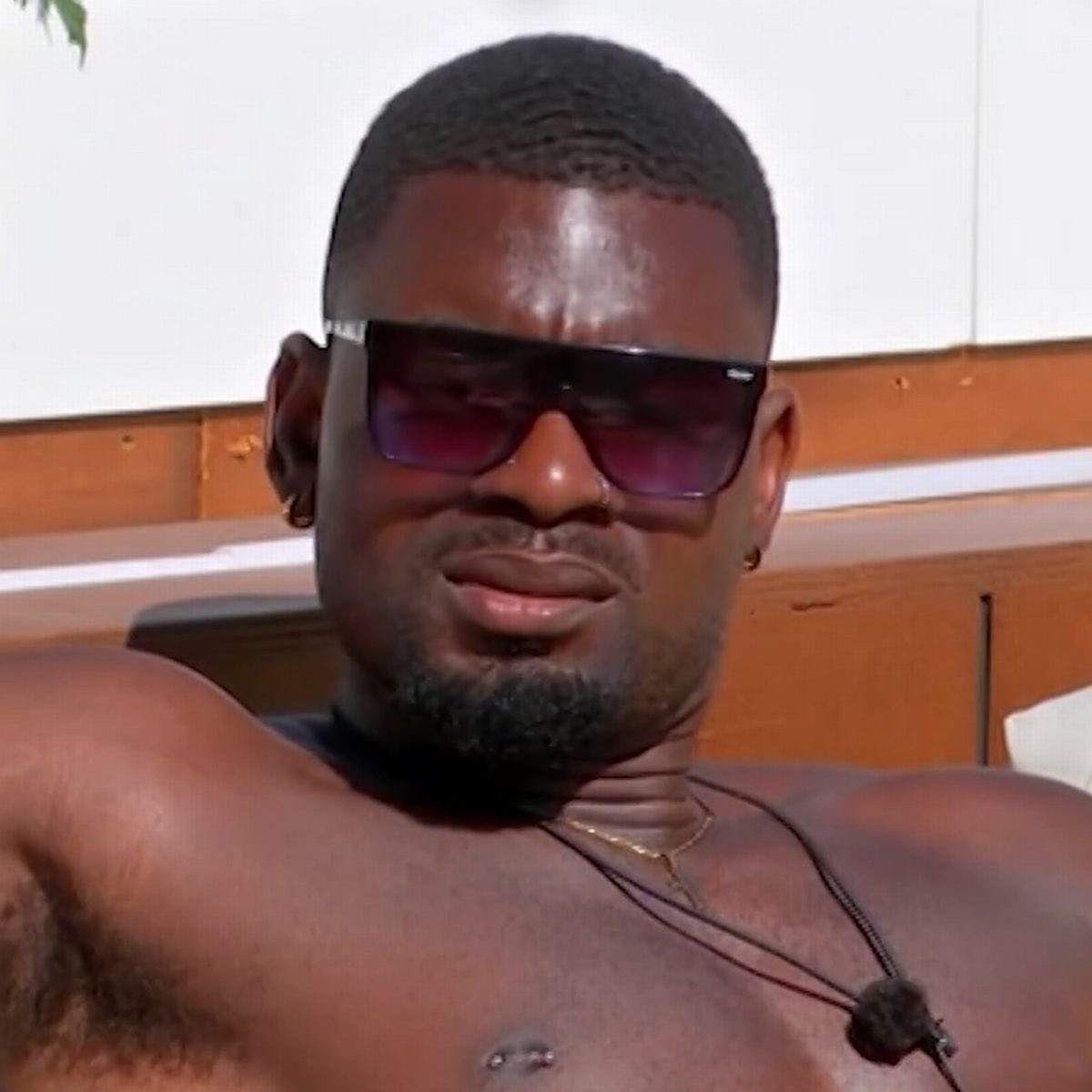 Yourmajestysre's tweet photo. YOU’RE DONE🗑 #LoveIsland https://t.co/1rB55QhXYE