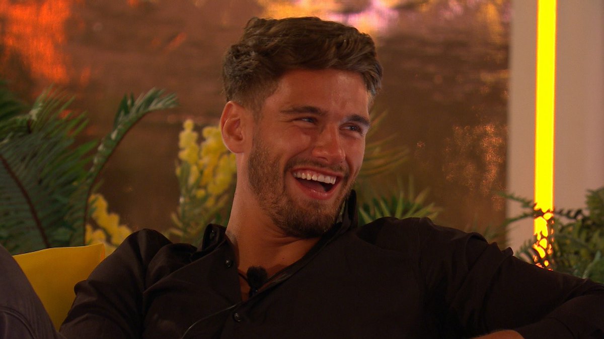 Yourmajestysre's tweet photo. YOU’RE DONE🗑 #LoveIsland https://t.co/1rB55QhXYE