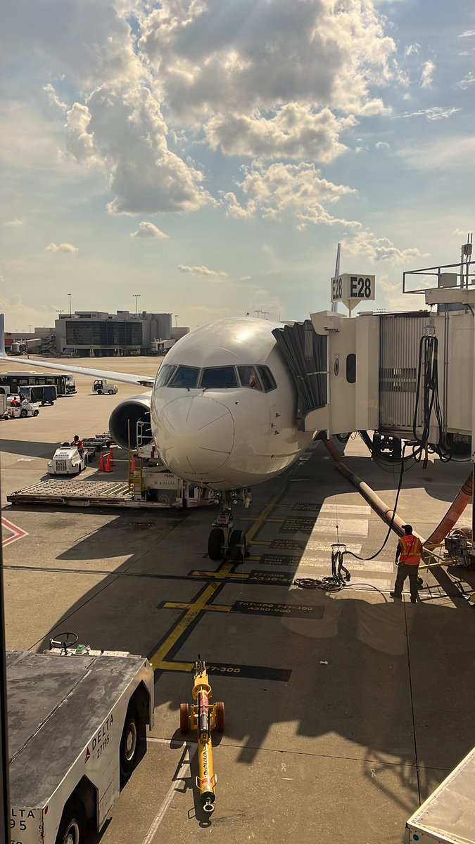 NattyDawgs's tweet photo. @valkyriedawg awaiting my plane to take me #home 🧩🧩❤️🖤🔥☘️ 🍑 🔒🔑🙏✝️⛪️✈️🐧🐿🫶 <12 hours been a good day #GoDawgs and smooth here #BlessedByYou #MyEverything https://t.co/wcXaUFLjae