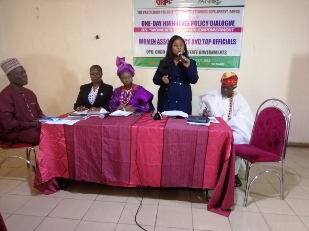 drpc_nig's tweet photo. Titi Asabia who represented the DG of #Development Agenda of South #West of Nigeria noted that there is a need for training and retraining of women across the 6 South Western States. #PAWED
@followlasg @ONDOSTATEYOUTHS @oyostategovt https://t.co/D0PhDmsKM4