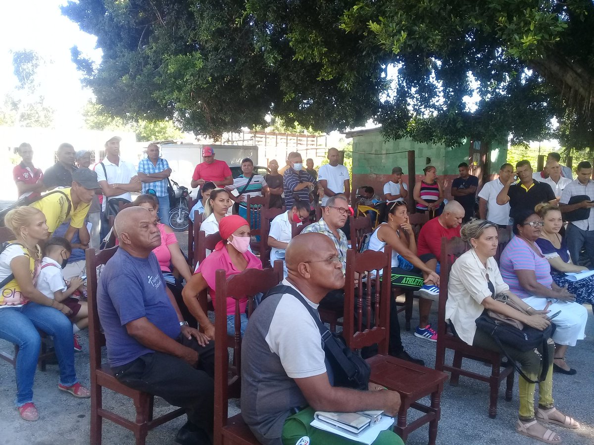 Se realiza reunión del Consejo de Defensa Municipal #CubaViveYTrabaja #TodoPorMiCiudad #Manzanillo230 #TodoPorMiBarrio #PorGranmaloMejor #YoVotoSiporelCodigo