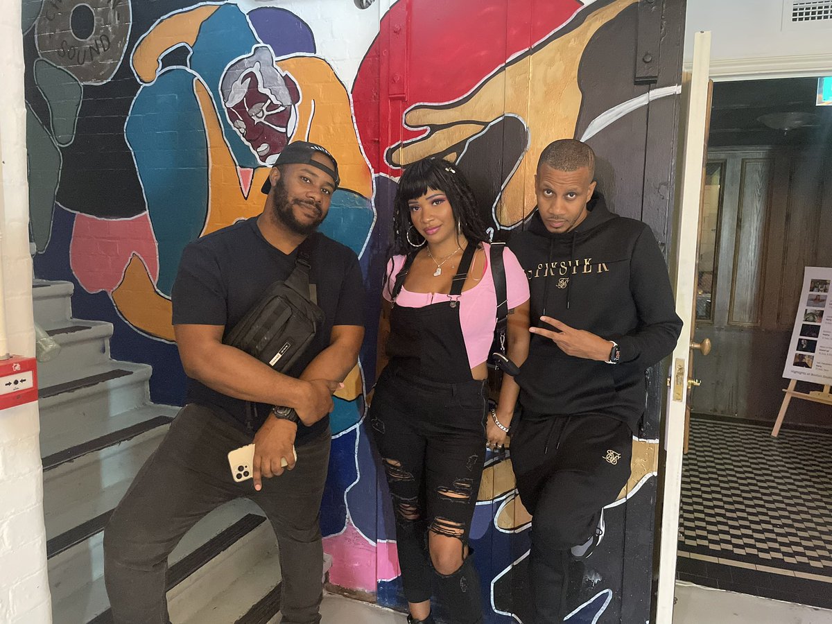MrMidasGames's tweet photo. Shout out @MrMadz inviting man down to @TiaCarys dope performances, good to catch up with my don @KingJae &amp; see @SukiBedeaux #GoodPeople #GoodEnergy #Brixton https://t.co/gdcMjLyD56