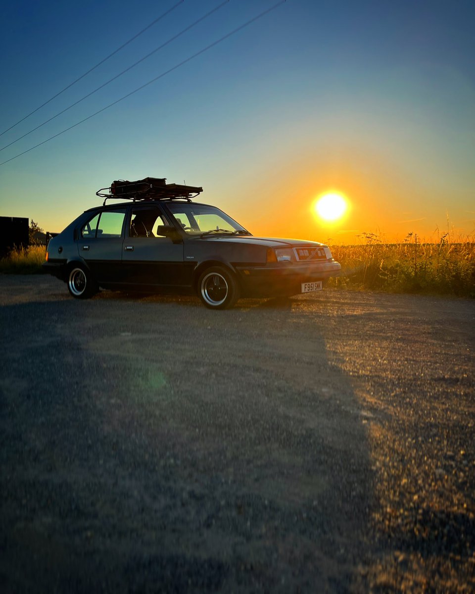 Jacko_340's tweet photo. I managed to catch the sun ☀️ going down for a picture  #volvomemes #volvo #volvo340 #volvo300mania #retro #classiccars #fyp #foryou #autofinesse #clean #classic https://t.co/c8HLurUoii