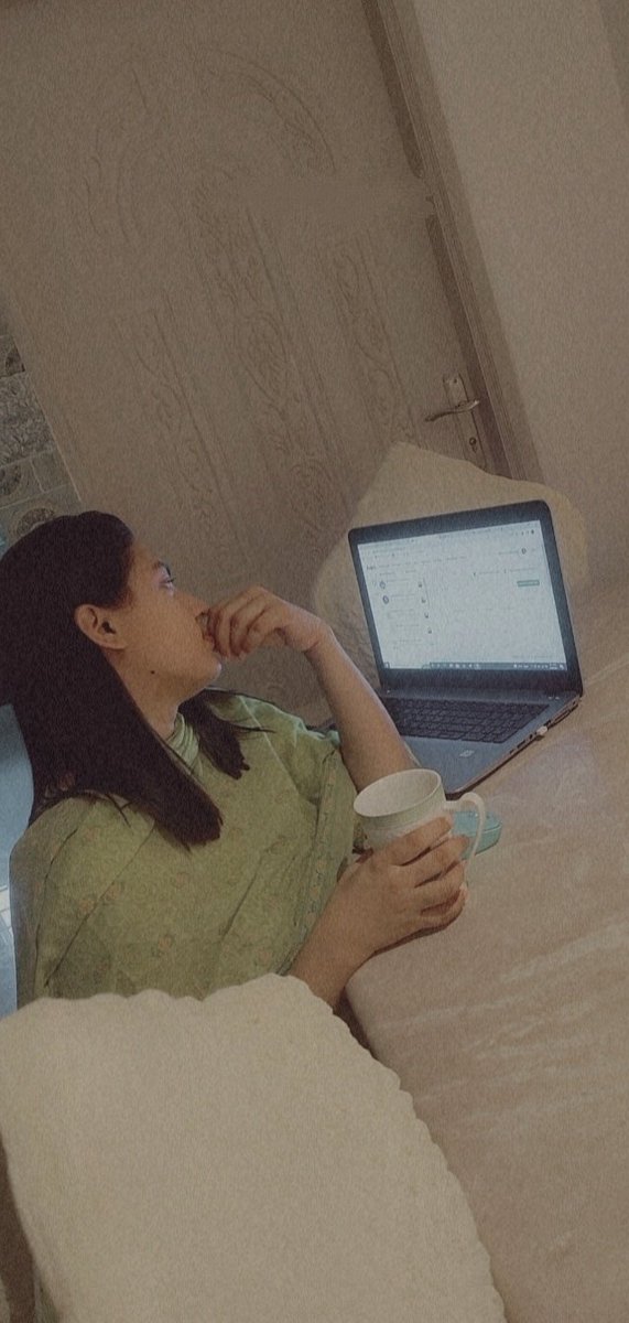 NinxaTurtle's tweet photo. Giving full attention to the client💯
#chitchat #with client  #aboutwork https://t.co/zv0Js39gil