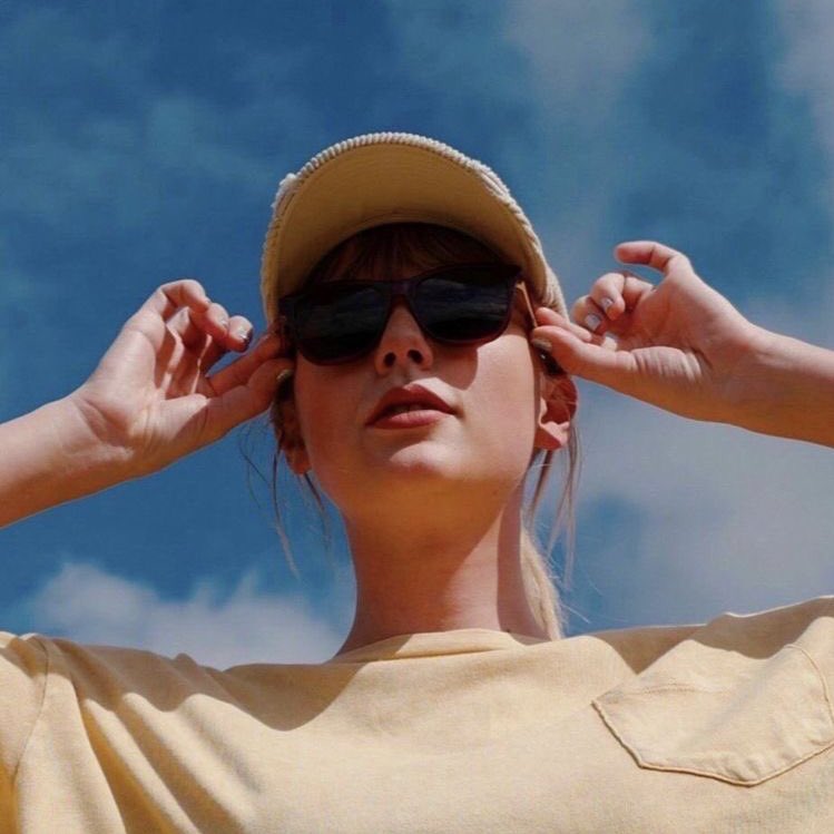 PopCrvve's tweet photo. 🚨 Taylor Swift will release her new music video for “Cruel Summer” at midnight ET. https://t.co/uQCfJdONdm