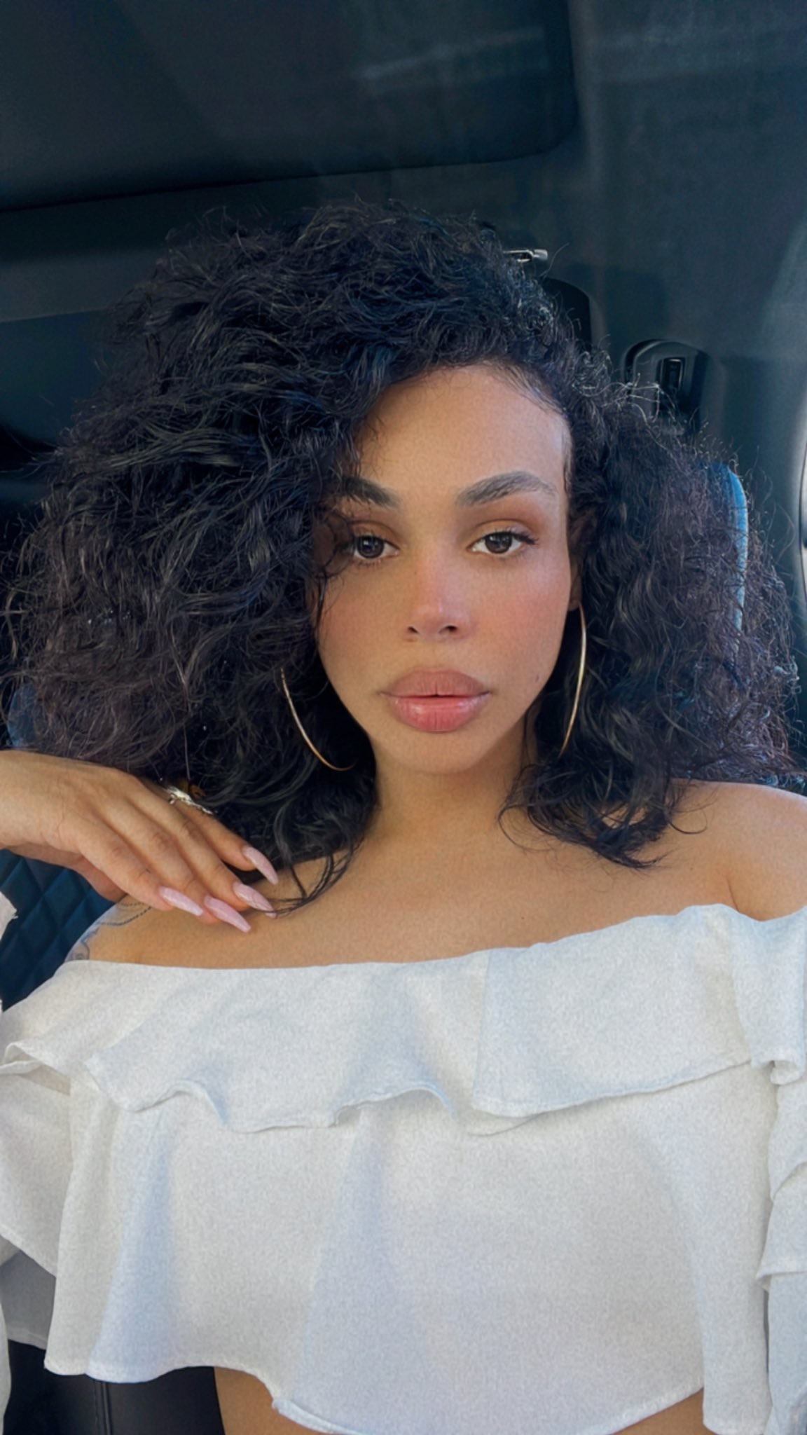Eva Maxim on Twitter "Curls in full effect for a beach date 🥰🥰🥰 https