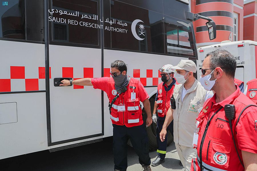 SPAregions's tweet photo. #وزير_الصحة يتفقد سير العمل في مستشفى شرق عرفات وقوى الأمن ومقر الإسناد للهلال الأحمر في مكة والمشاعر المقدسة.
https://t.co/UubC24q5Ke
#بسلام_آمنين | #واس_عام https://t.co/UZAZp6EgRH