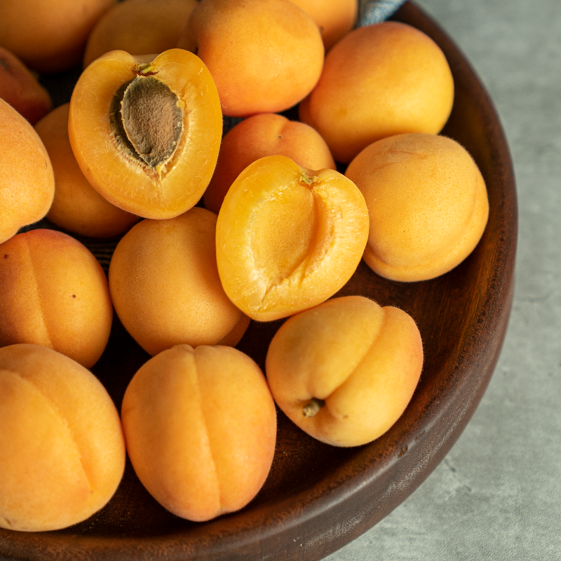 SpecialtyProd's tweet photo. LOVE OR HATE: Apricots? #specialtyproduce #apricots #fruit #delicious