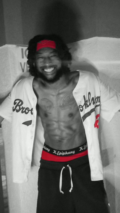 😁🖤 https://t.co/T48kV1XxPt