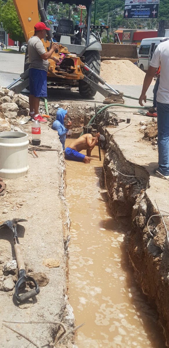 Diario_D21's tweet photo. Inicia #CAPAMI trabajos de conexión de la línea 2 del agua potable
https://t.co/NO6t7MYwBs https://t.co/4svG2ejuSj