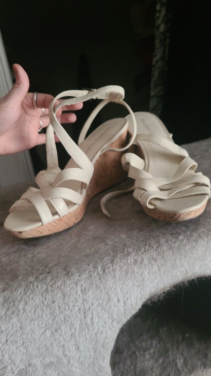KathyxXxKane's tweet photo. Shoes for sale. 

1st pair $35+ shipping [potentially pending sale but willing to get a list going for second dibs]
2nd pair $40+shipping
3rd pair $30+shipping 
4th pair $30+shipping 

If you have an interest send me a DM https://t.co/6SRVhdKbZl https://t.co/BaRUBtRVoX