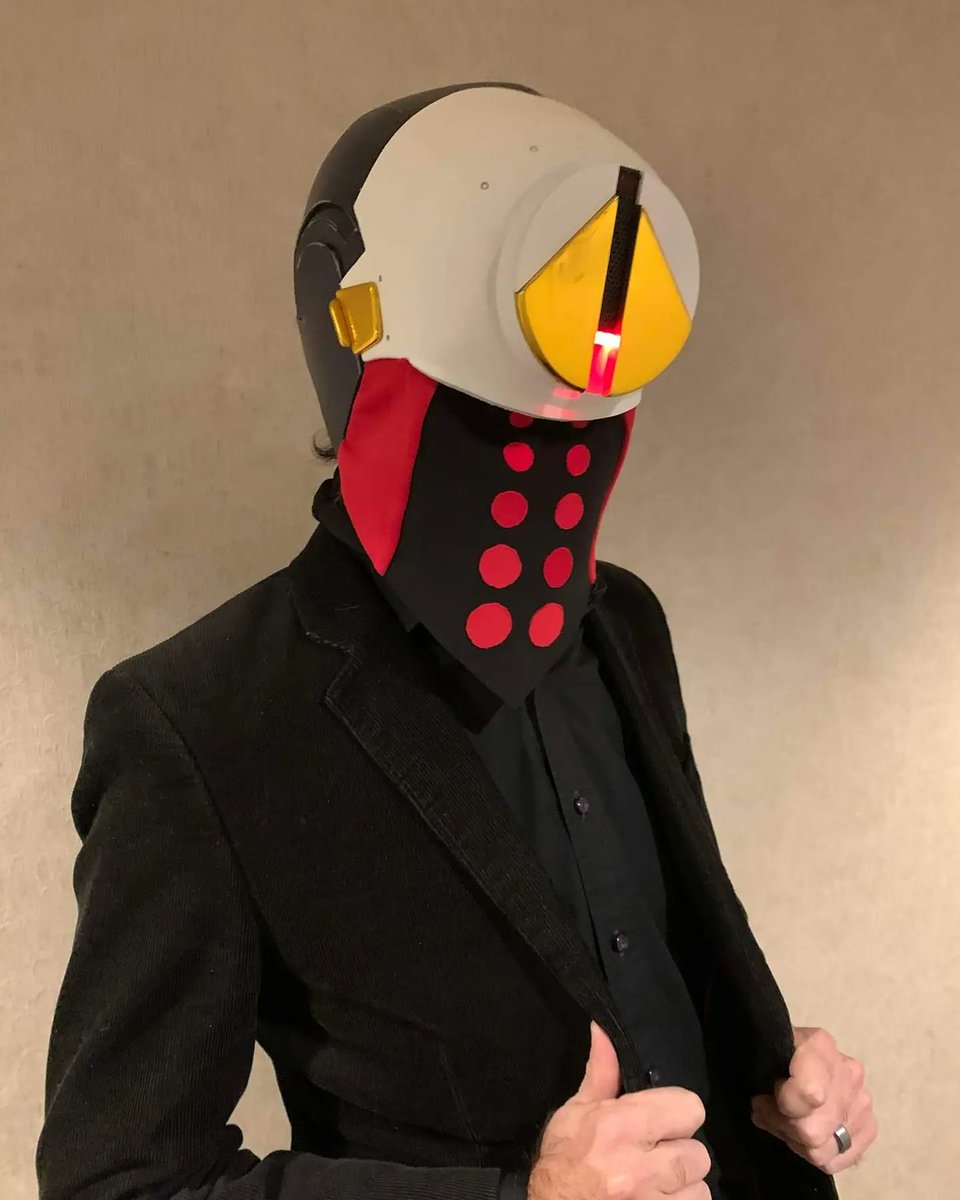 WardcoProps's tweet photo. Have the dapperest of Bungie days, Guardians. 
@DestinyTheGame @Bungie
#BungieDay
#Destiny
#Destiny2 
#redmoonphantom
#hunter 
#foamsmith https://t.co/x6MwWEiFEf