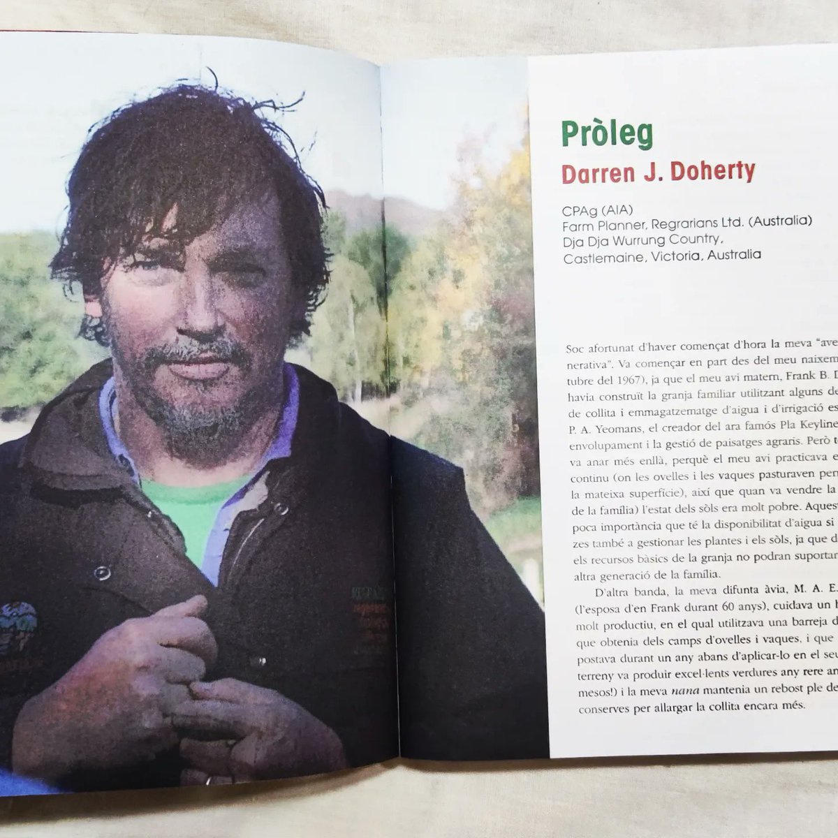 Moltes gràcies Darren <a href="/regrarians/">Regrarians®</a> i Joel @joel_salatin <a href="/polyfacefarm/">Polyface Farm</a> per haver accedit a fer el pròleg del nostre darrer llibre. Tot un honor!!! 💚💚💚

~~~

Thank you so much Darren and Joel for agreeing to do the prologue to our latest book. An honor!!! 💚💚💚

<a href="/nurimadsal/">nuri madeo salva</a>