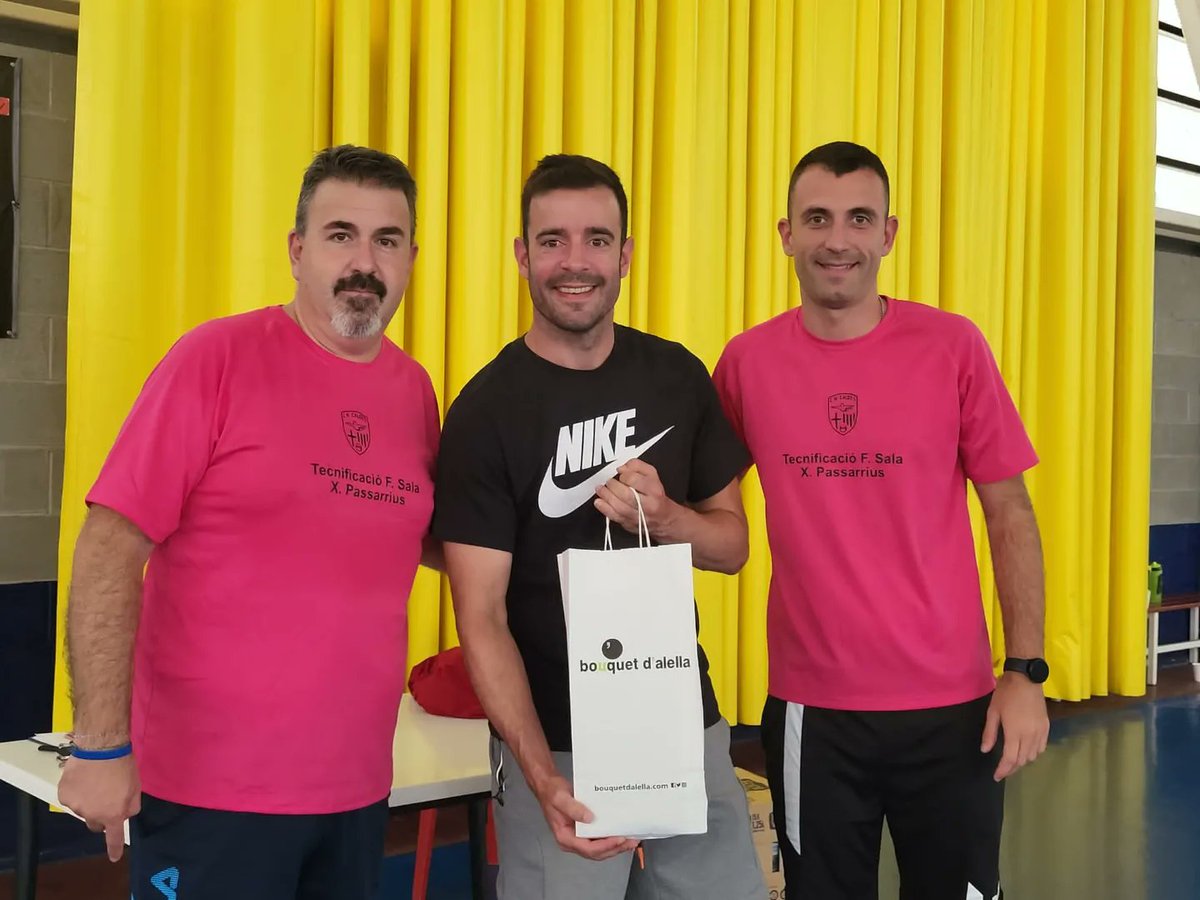 CNCaldesFS's tweet photo. Acabem un dia mes i no hi ha millor forma que amb la visita d'un dels millors del món! Amb @didacplana 
Gràcies per la visita! https://t.co/beWoT0YiBQ