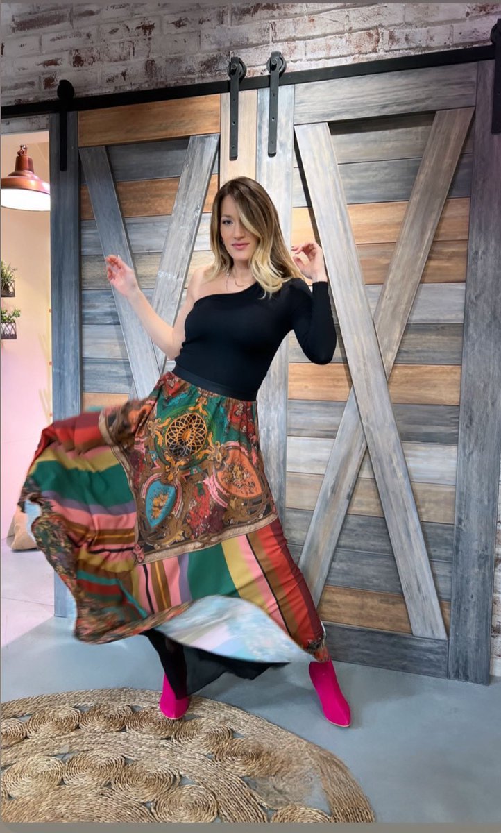 Bella <a href="/MicaViciconte/">Mica Viciconte🌊</a> <a href="/VLbyANTOLIN/">VLbyAntolin</a> 😍