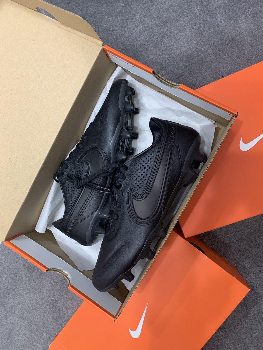 customblackouts's tweet photo. ALL SIZES AVAILABLE ⚡️ https://t.co/g81Xuq1AAr