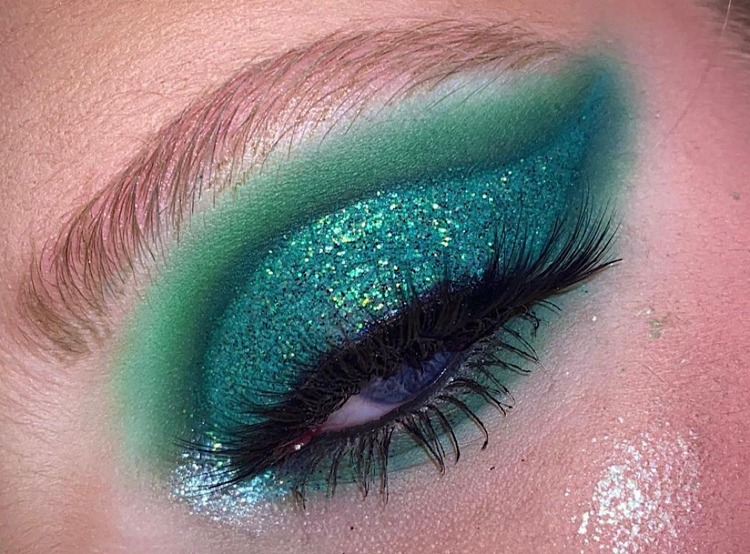 ProfusionCo's tweet photo. Eyes set to SLAYYYYY 👏 @heather_and_makeup used our Emerald Gems palette for that extra ✨sparkle✨

Shop our palettes online and at @Walmart! 

____________
#ProfusionCosmetics #makeupobsession #makeupmusthaves #beautylook #makeupstash #cakefaceconfession #beautyenthusiast https://t.co/4NA6Tr4asD