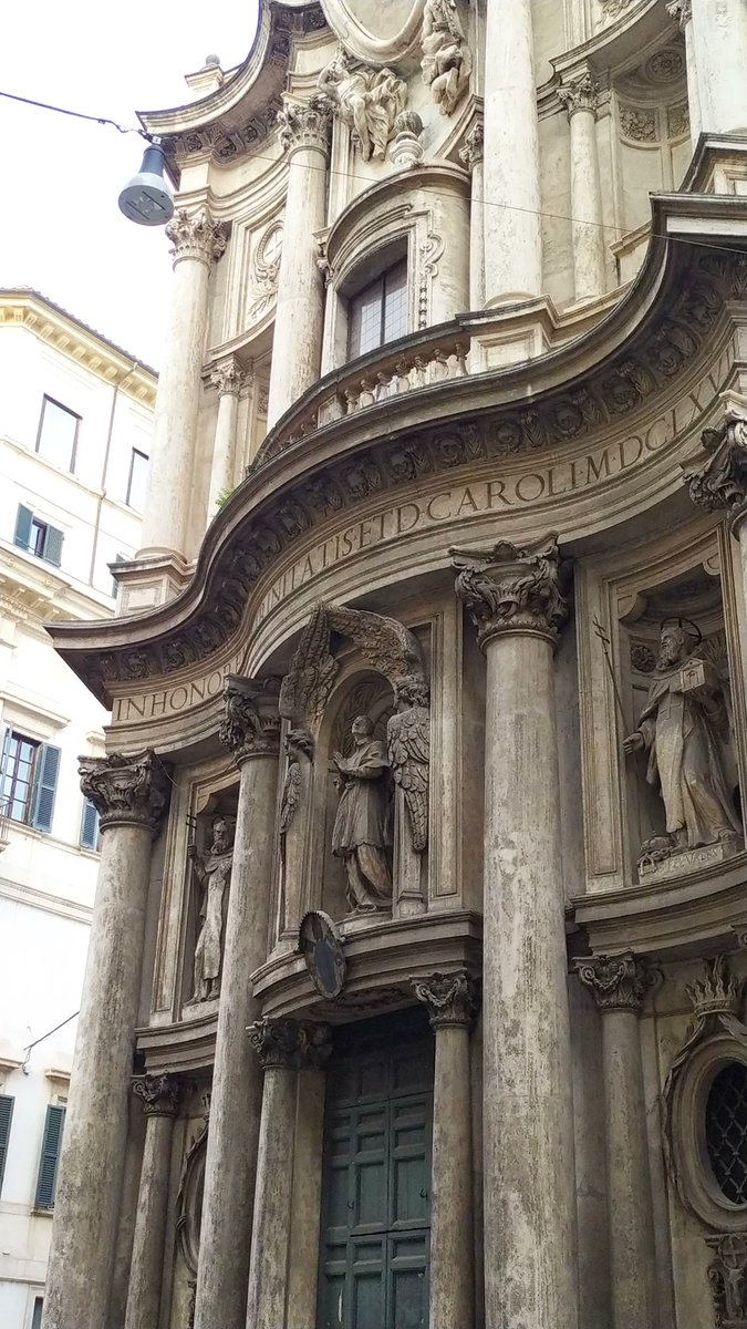 Borrominesca's tweet photo. Hoy Borrominesca ha visto por primera vez en persona las obras de Borromini 💜 https://t.co/xxxYfevJob