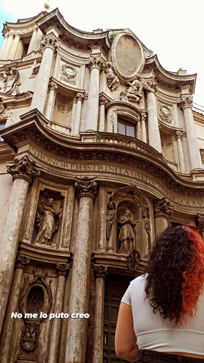 Borrominesca's tweet photo. Hoy Borrominesca ha visto por primera vez en persona las obras de Borromini 💜 https://t.co/xxxYfevJob