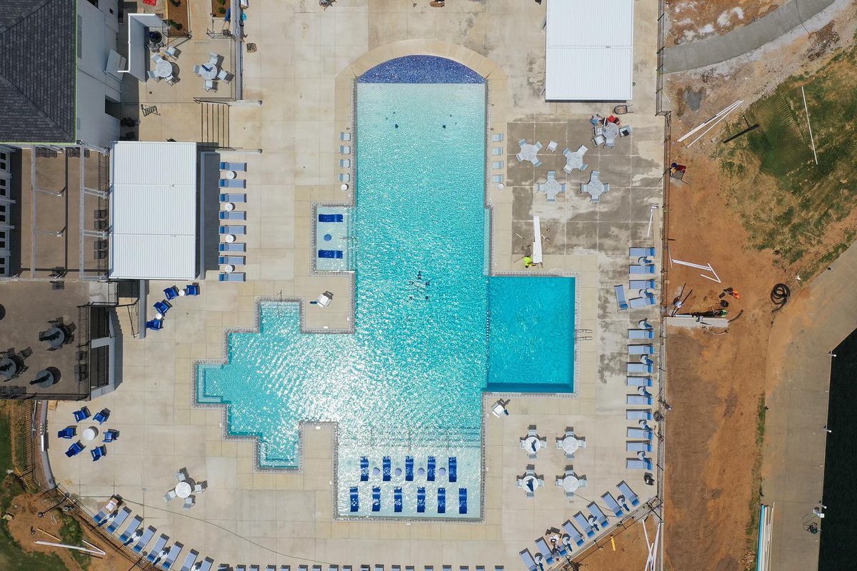 CoxPools_Bham's tweet photo. What a pool! One of our newest PM’s - Hayden Shelley, was on the Turtle Point CC job and she did a wonderful job!
We are so happy to see this project finished and ready for the rest of swim season!

#coxpoolsteam #turtlepointycc #itstimetoloveyourbackyard #letsgoswimming #coxpool https://t.co/Pf8UNj4Lj7