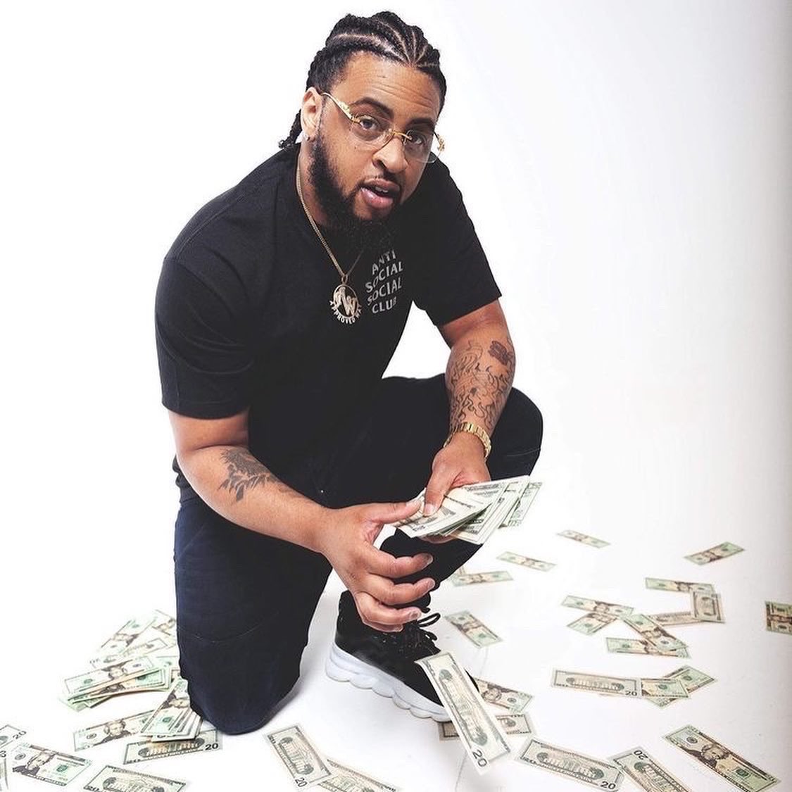 THIRTY MINUTES 🚨🔥🔥🔥🔥🔥
I will be live in action!

We got <a href="/donnievisa/">donnievisa</a> rockin with us tonight !!!!!!
live.onamp.com/waytoolegit