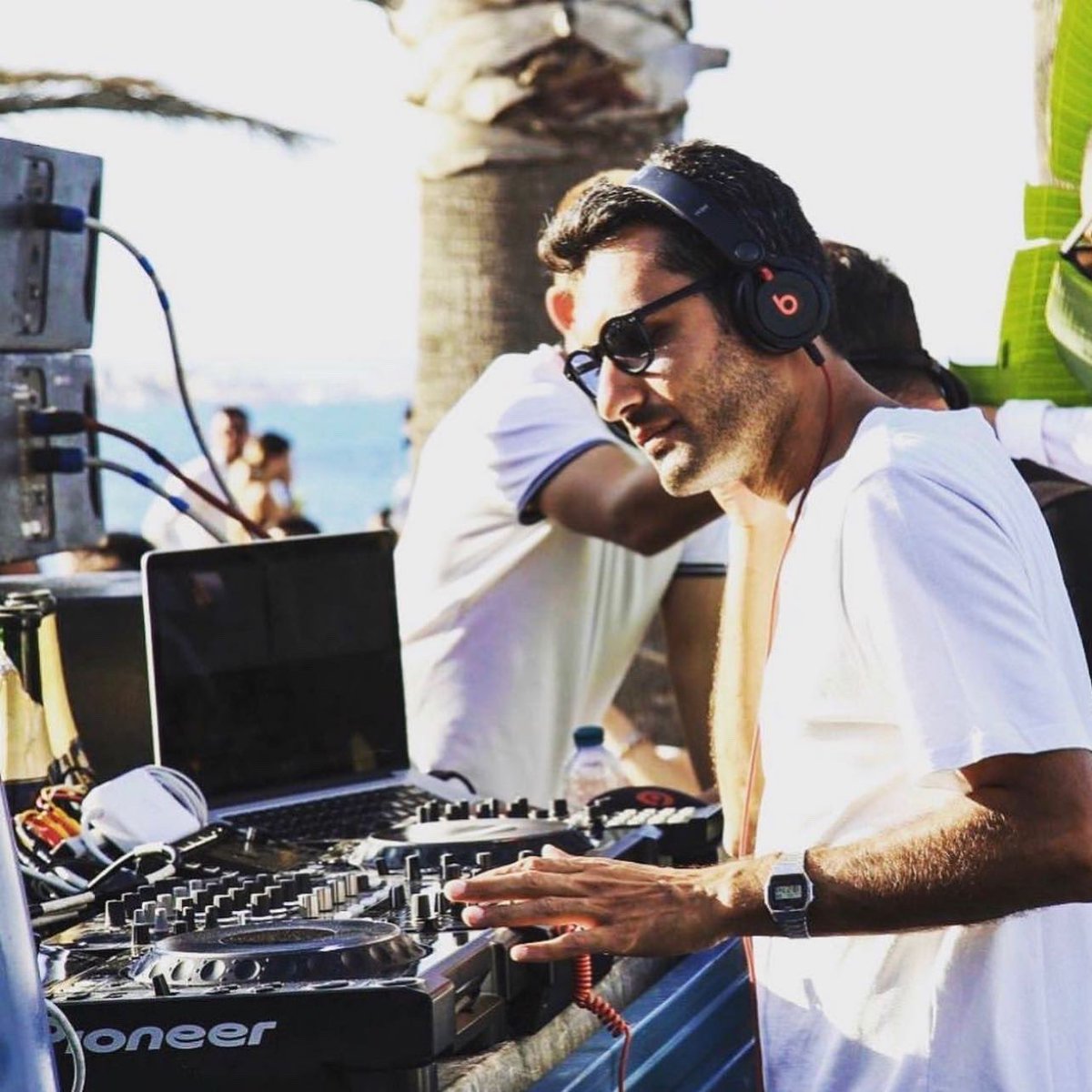 The great @eugenio_fico returns this Friday with the brand new #House anthem “I Felt House” 🔊🔥