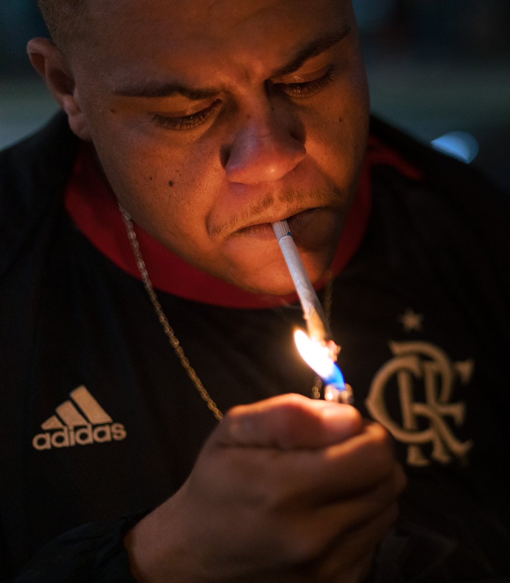 smoke09_ofc's tweet photo. Escale a escada do sucesso como se fosse de elevador.

Notorious B.I.G. https://t.co/mjvQ7EZuhq