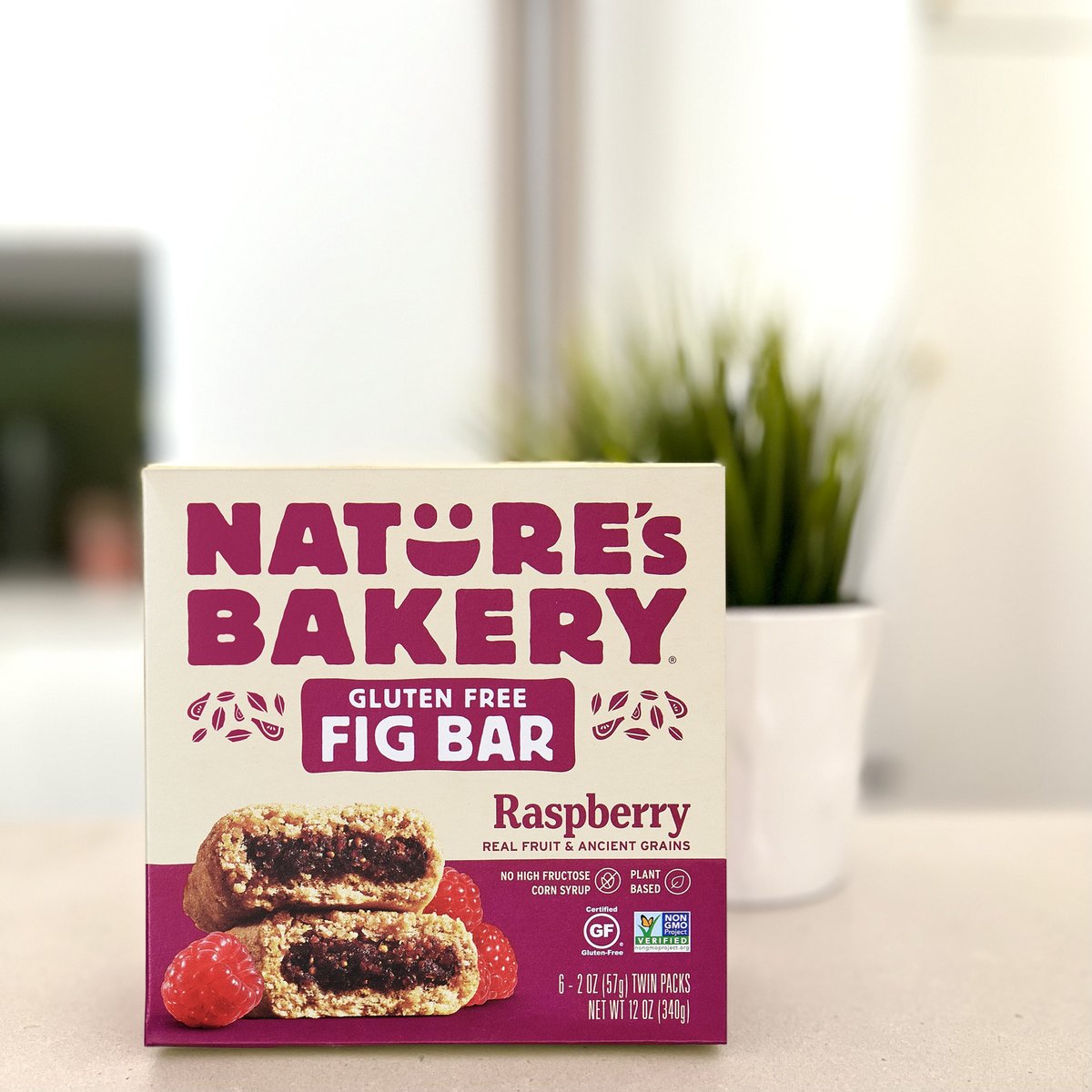 NaturesBakery's tweet photo. No gluten. No nuts. ALL the flavor. π Tag a #GlutenFree friend in the comments! π
#naturesbakery #softbaked #plantbased #vegan #figbars #nutfree #snacks #glutenfree https://t.co/27P9Ww16cq
