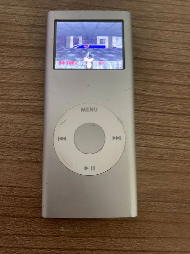 runsdoom's tweet photo. doom running on an ipod https://t.co/yYIFOX6Qu9