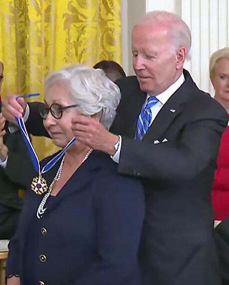 HACUNews's tweet photo. HACU applauds the award of the Presidential Medal of Freedom to Juliet V. Garcia, former president of UT Brownsville and first Mexican American woman to serve as a college president in the U.S.. Image courtesy of @utrgv7 https://t.co/Tx6OvrbZCU https://t.co/oMkYSngMve