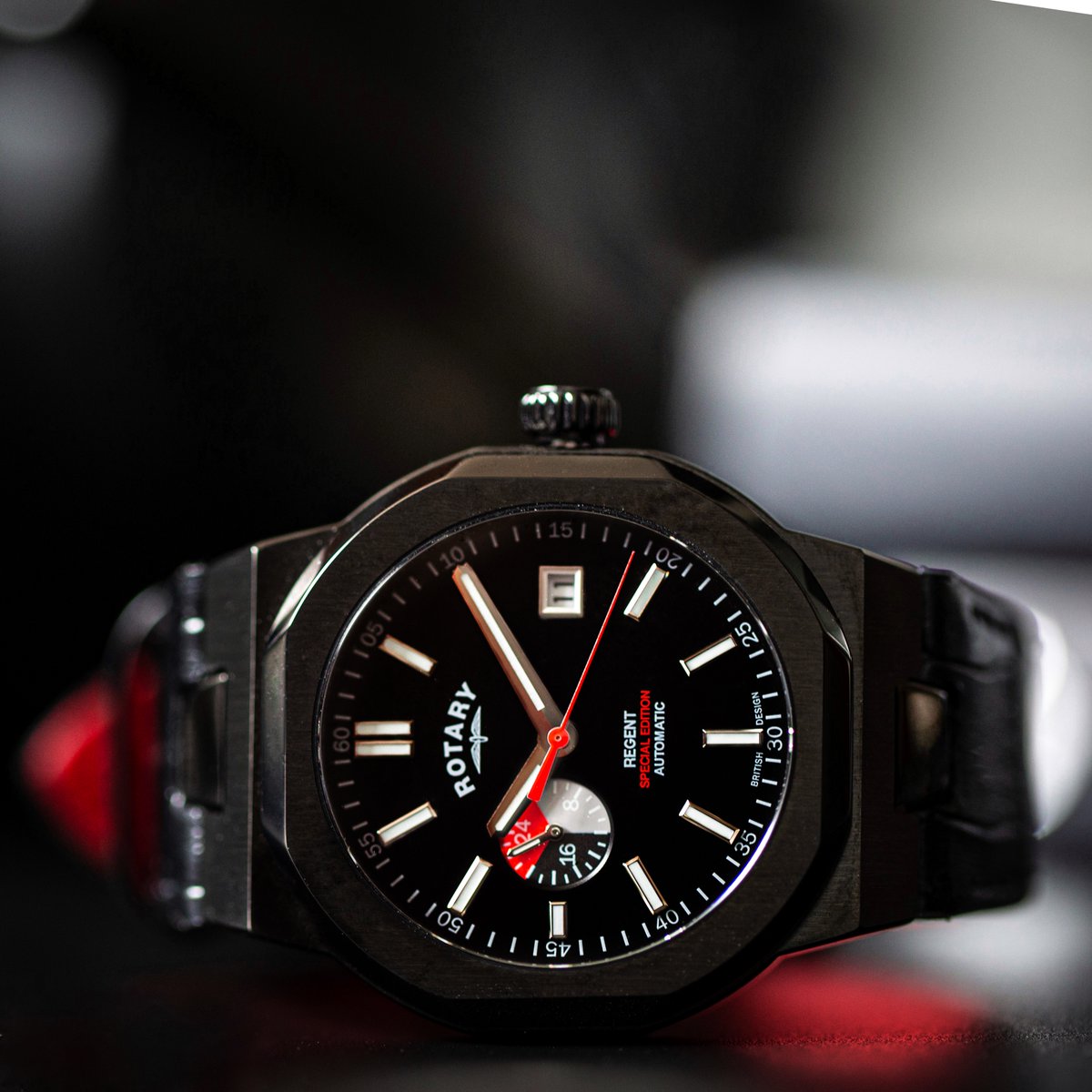 RotaryWatches's tweet photo. Make a statement this summer with our new special edition Regent from our Back to Black collection!
——
Watch featured:
> GS05459/04R
#rotarywatches #rotary #watchphotography #blackwatch #menswatch #leatherwatch #specialeditionwatch #regent #regentwatch https://t.co/FQ2Cfipq3V