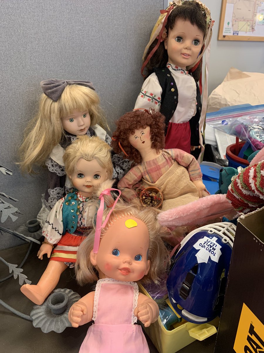 DConnellyNW's tweet photo. It just wouldnโt be a bazaar without an assortment of creepy dolls! #dollfaces #eyesarefollowingme #CenturyHouseBazaar #NewWest https://t.co/MUzVLnw5Pm