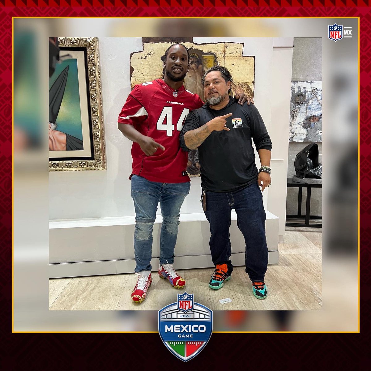 nflmx's tweet photo. El artista Juan Betan se súper rifó con un gran diseño a mano en unos cleats para @markusgolden 

#NFLMX @AZCardenales | @Galeria_ArteXXI 👀🔝 https://t.co/UzpV4Ug35l