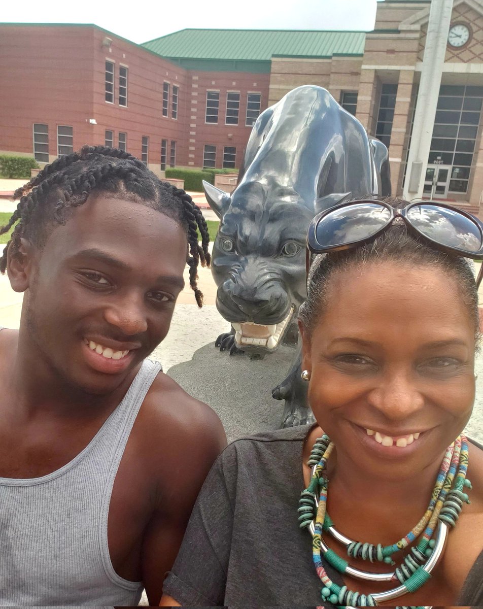 CSHS_Classof22's tweet image. Alumni if you purchased a Class of 2022 Senior Package or a Tumbler and/or Keychain they are in. Please bring an ID to pickup your items on Monday, July 11th from 1 to 3:15 @CySpringsHS. 
#PantherNation
#4Ever
#AllDayEveryDay 
@2015CSPrincipal @SpringsStuco