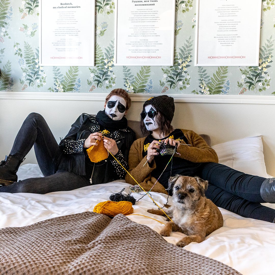 Stay metal.
Stay comfy.
Stay at <a href="/lietsuhotel/">Lietsu Boutique Aparthotel, Joensuu, Finland</a> 🤘🏼

#lietsuhotel #heavymetalknitting