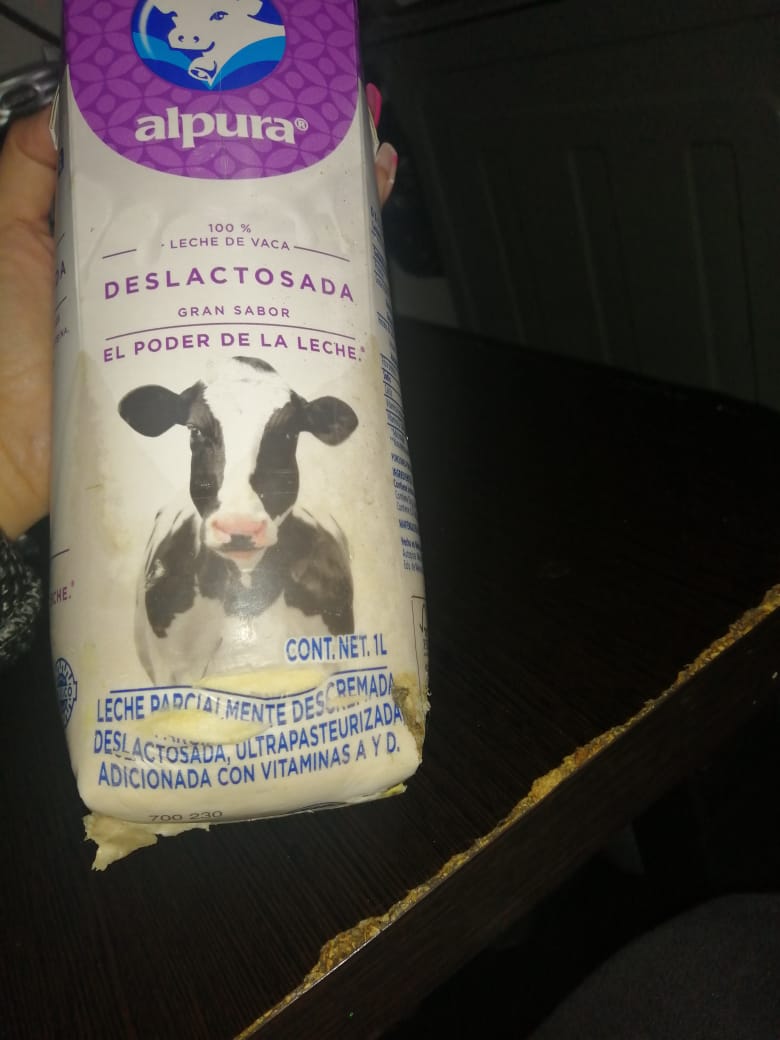 makeup_knunez's tweet photo. @alpuraoficial compré una caja de leche y venía mal https://t.co/aAYaFBGNml