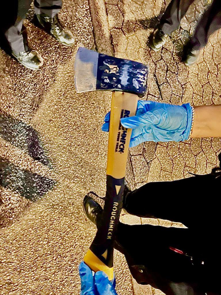 MPSViolentCrime's tweet photo. #Syndicate14 & #Syndicate13
VCTF officers attended reports of a male who threatened a member of the public with an Axe
Suspect spotted in a vehicle shortly after near Clapton Common, E5
Tactics deployed and one in custody
@MPSHackney
#TacklingViolenceTogether https://t.co/XBPdQBSXUz